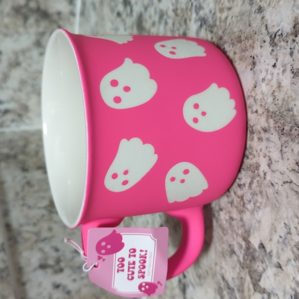 🎁 Xmas Gift: Spooky Ghost hot pink mug